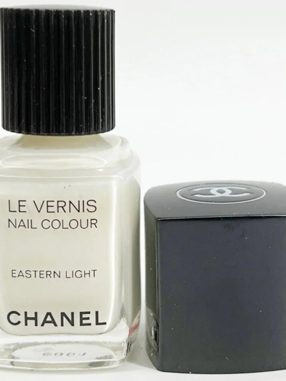 Chanel Le Vernis 613 Eastern Light Nail Color (0.4oz)